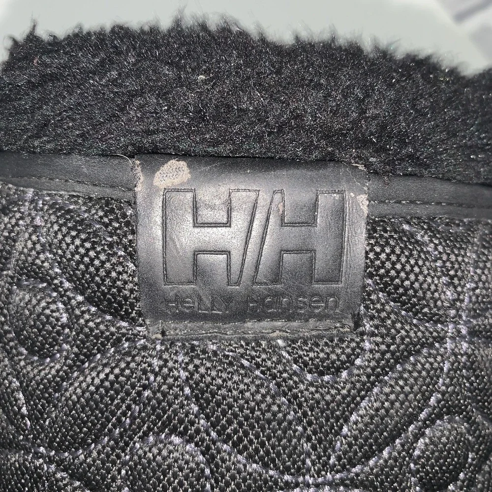 Helly Hansen Boots Womens Size 6.5 Black Quilted Faux Fur Lace Up Winter Snow